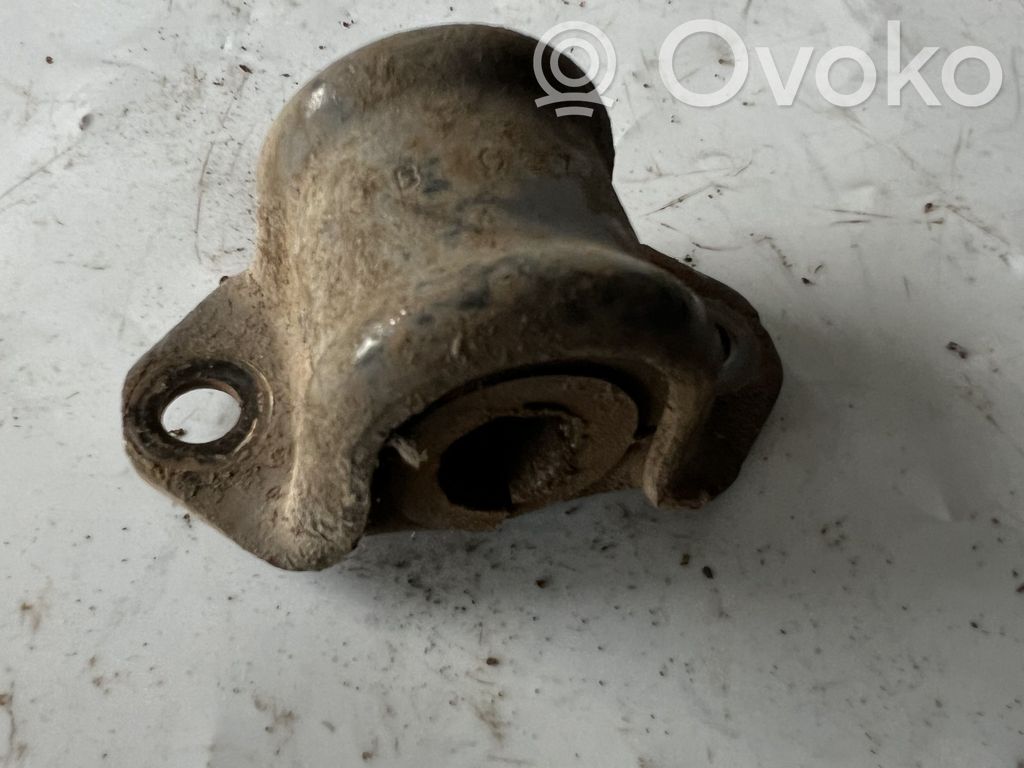 Sway bar bush bracket, rear