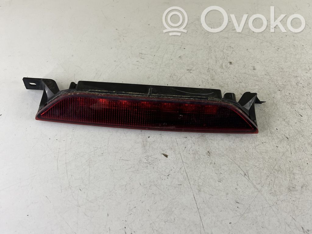 Jeep Grand Cherokee Third/center stoplight 