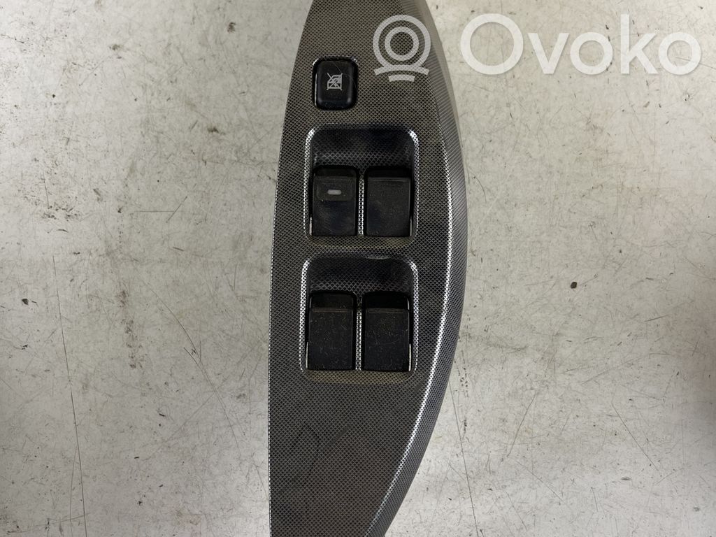 Mitsubishi Grandis Electric window control switch 
