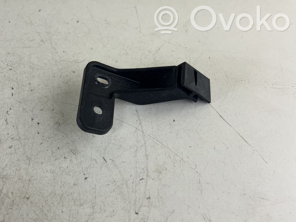 Jeep Cherokee Kita variklio skyriaus detalė 