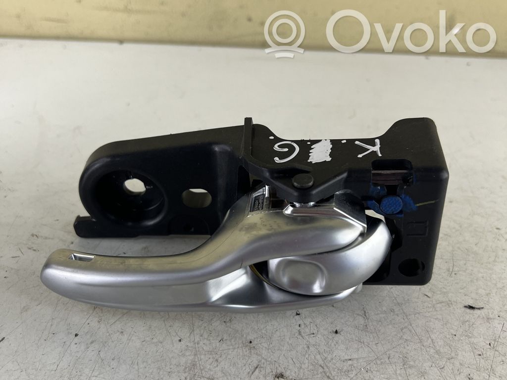 Jeep Cherokee KL Manecilla interna puerta trasera 