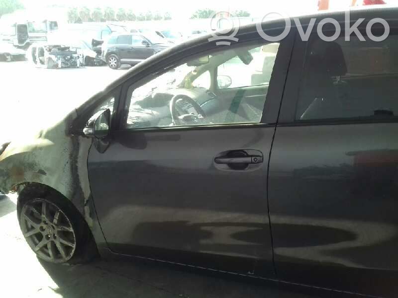 Toyota Verso Priekinės durys 