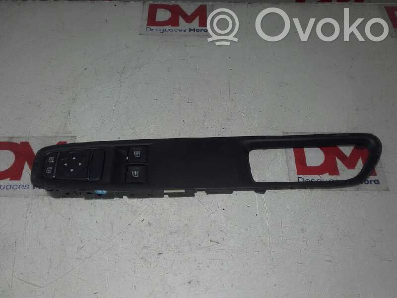 Renault Clio IV Elektrisko logu slēdzis 