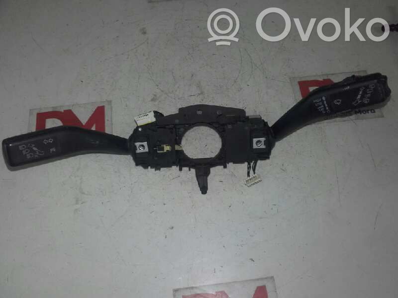 Volkswagen Caddy Palanca de intermitentes 