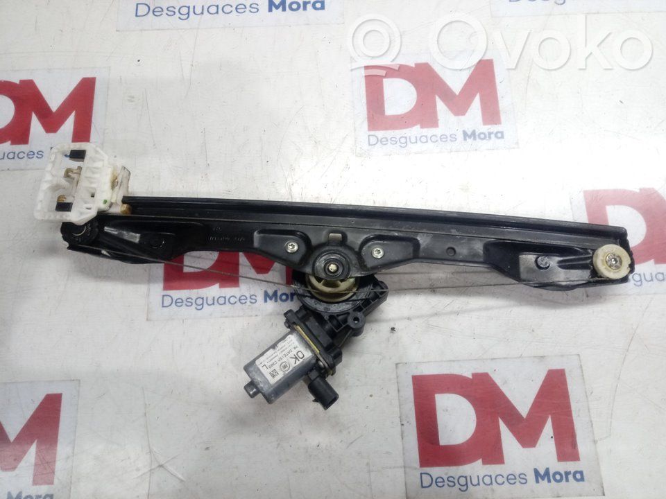 Regulador manual de la ventanilla delantera