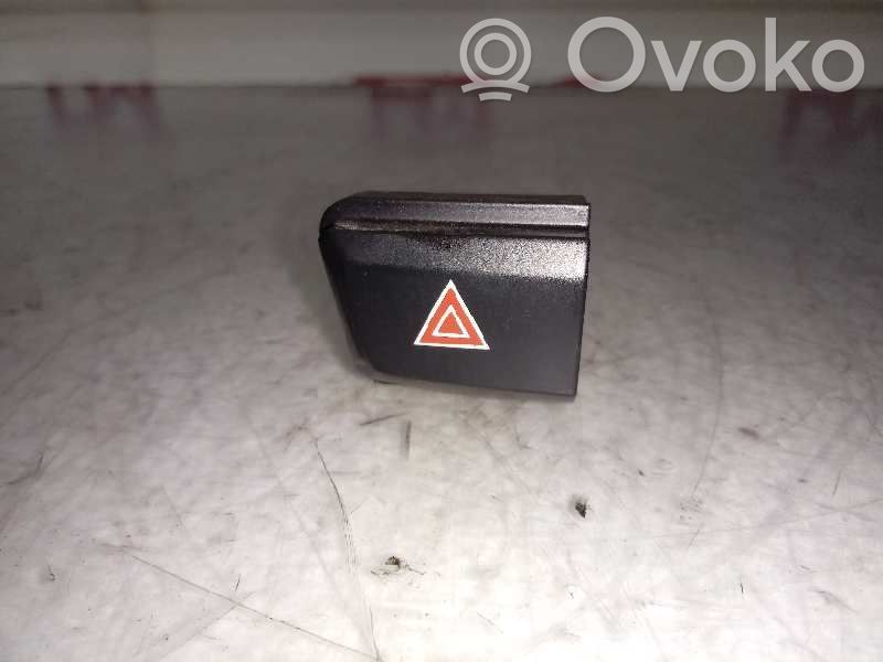 Peugeot 208 I Hätävilkkujen kytkin 