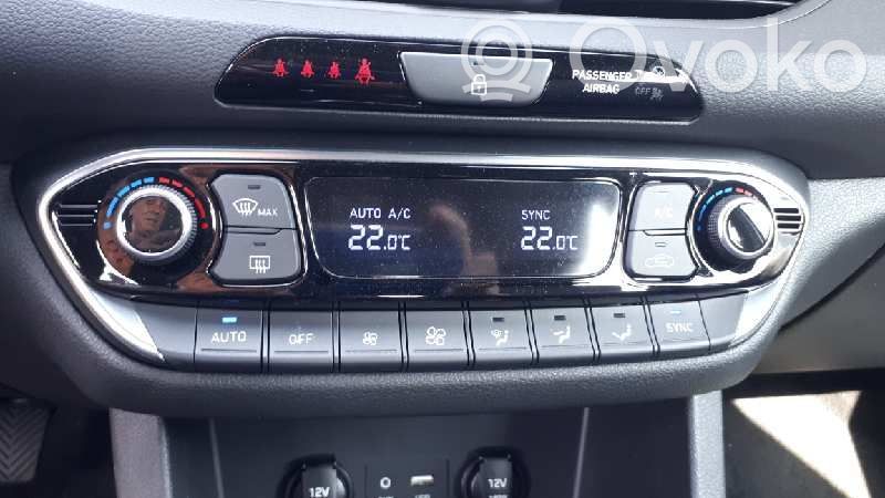 Hyundai i30 Unitate control climatizare