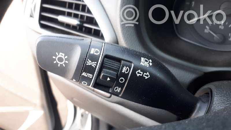 Hyundai i30 Interruptor de control del panel de luces 