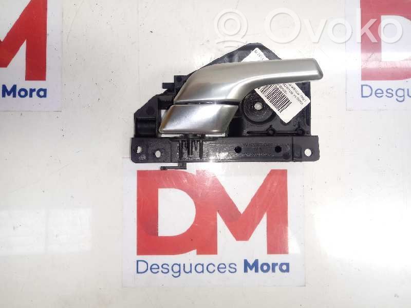 Manecilla interna puerta trasera
