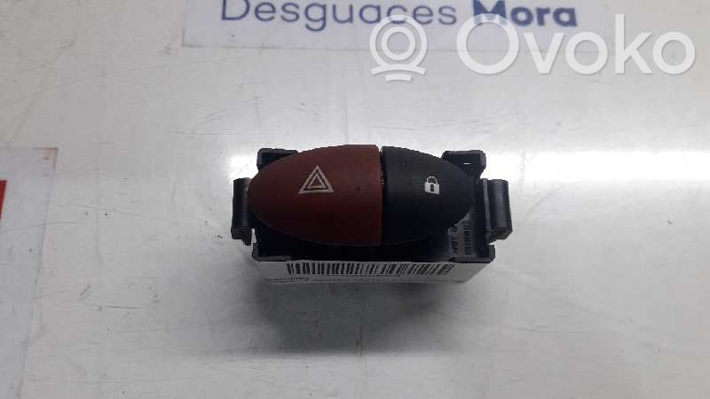 Botón interruptor de luz de peligro