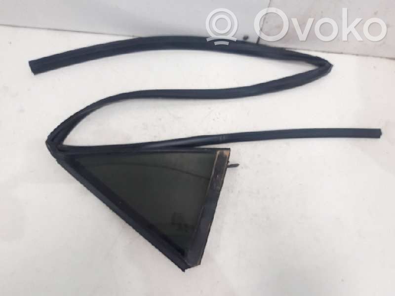 Vidrio lateral trasero   MOSTRADOR