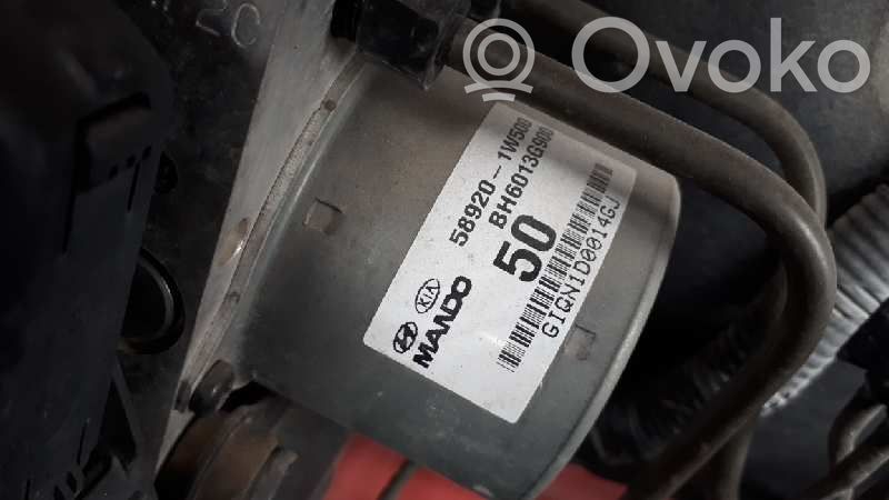 Bomba de ABS   589201W500