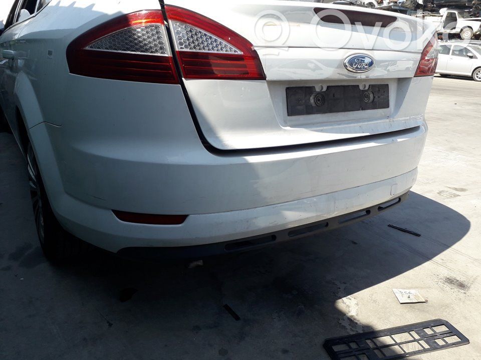 Ford Mondeo MK IV Parachoques 
