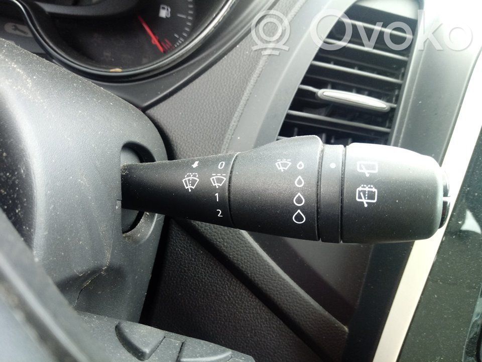Renault Captur Wiper control stalk 