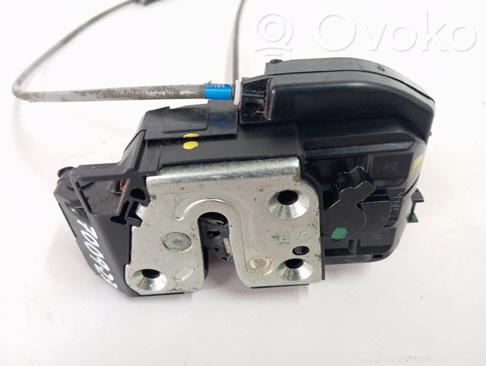 Cerradura de puerta trasera