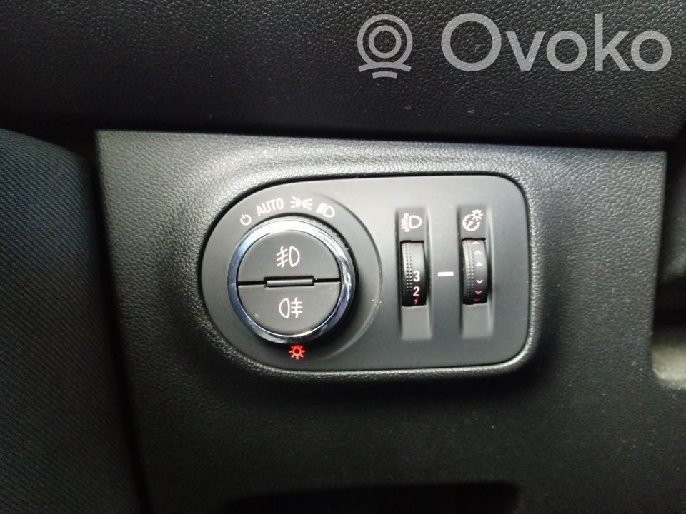 Panelės apšvietimo reguliavimo jungtukas   13470446