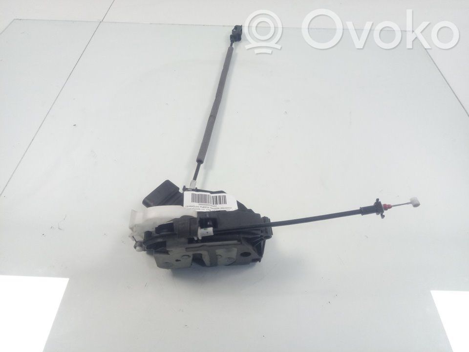 Ford Focus Aizmugurē slēdzene 