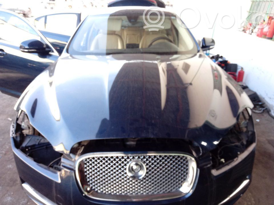 Jaguar XF X250 Capotă motor