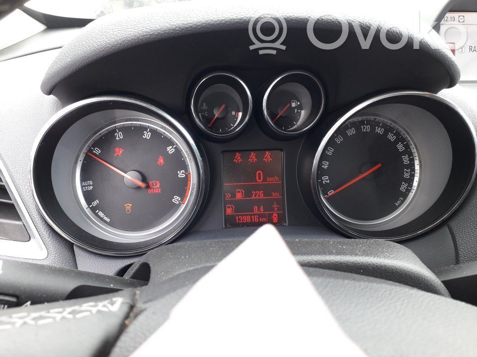 Opel Mokka Geschwindigkeitsmesser Cockpit 