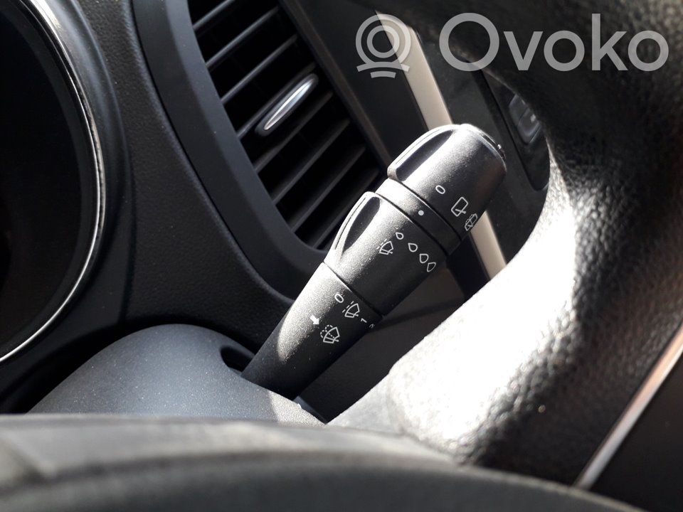 Renault Captur Wiper control stalk 