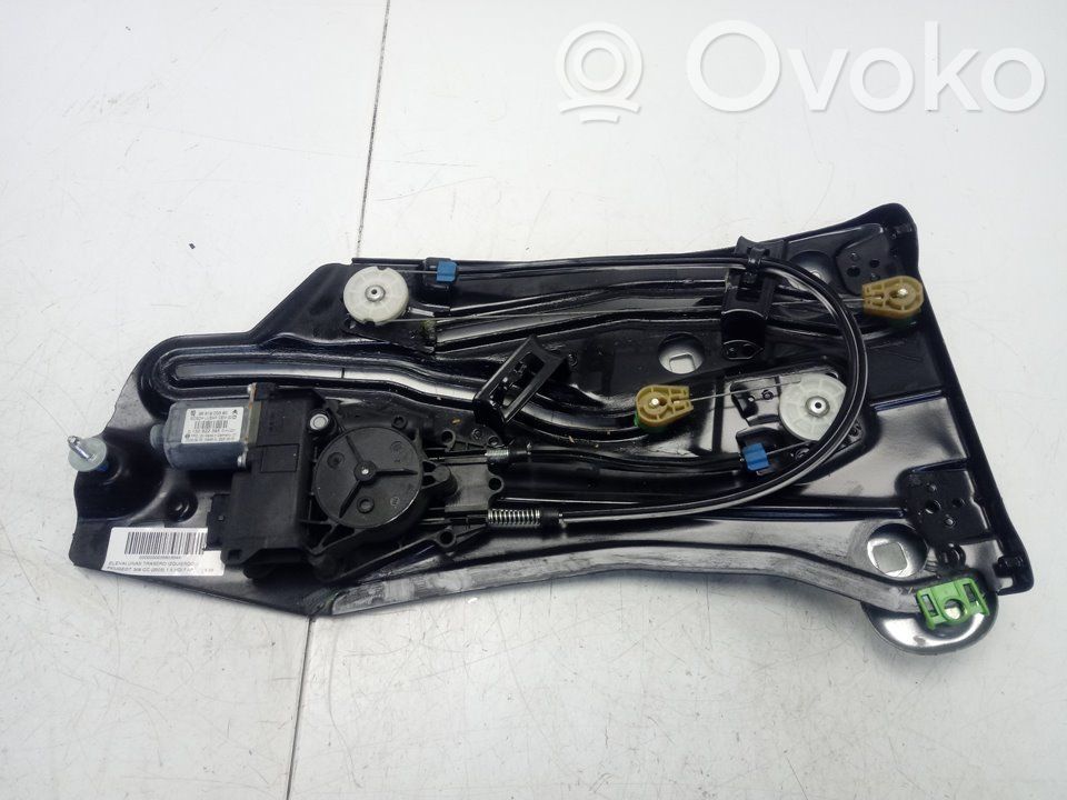 Peugeot 308 Meccanismo di sollevamento del finestrino posteriore senza motorino 