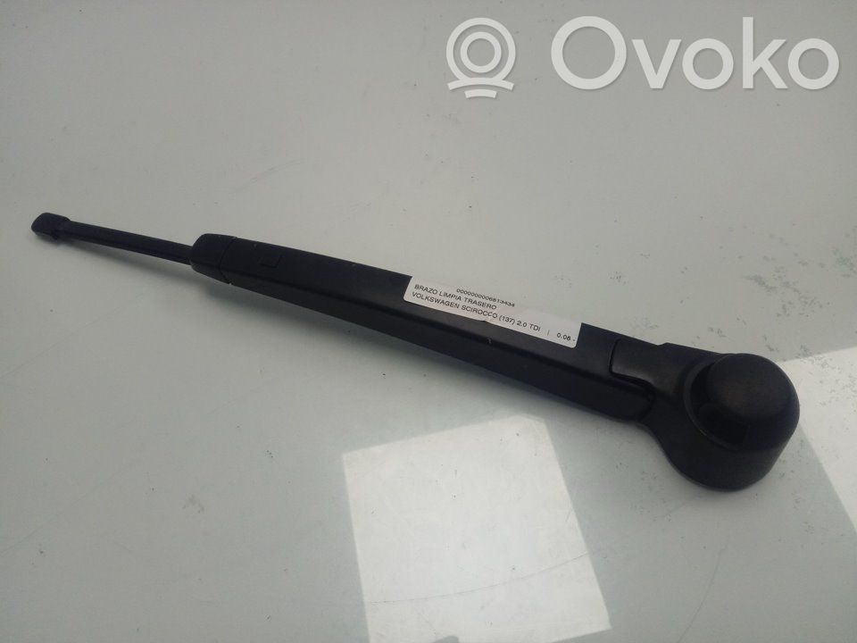 Rear wiper blade arm