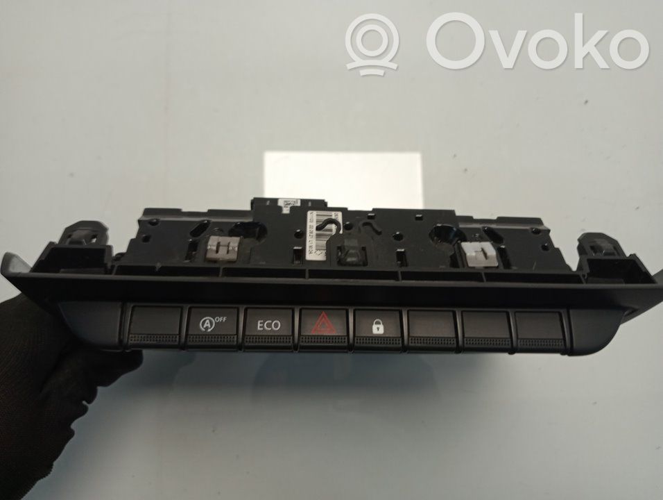 Botón interruptor de luz de peligro   283E86009R