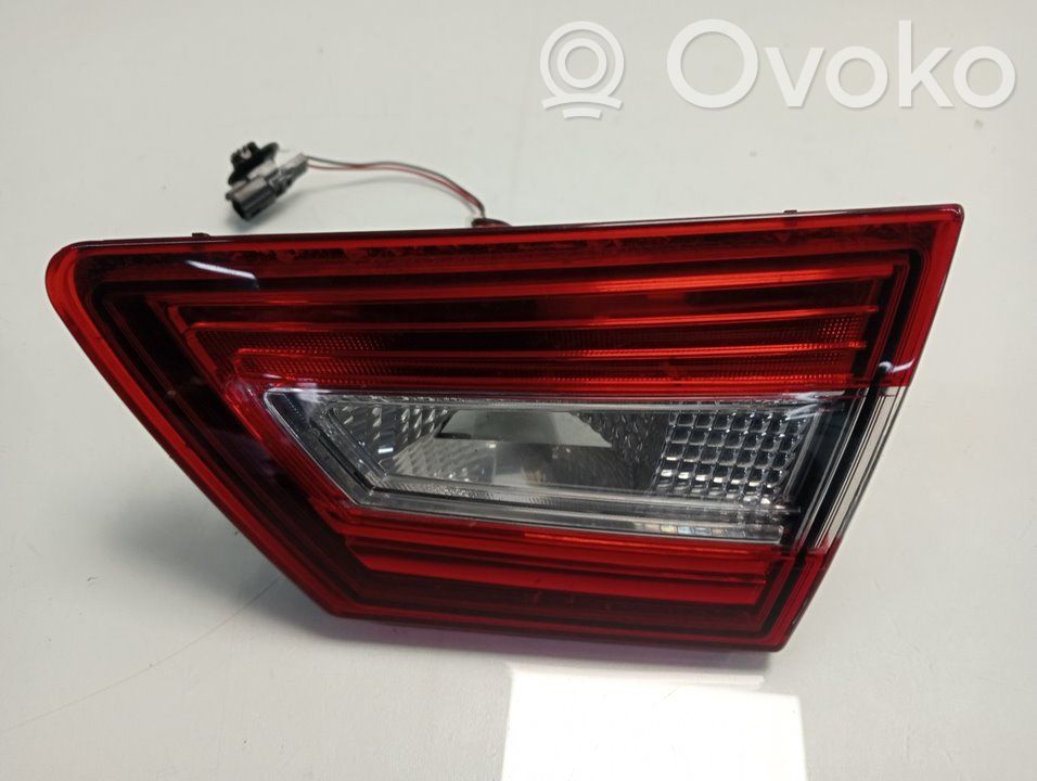 Renault Clio IV Lampă spate în capacul portbagajului 