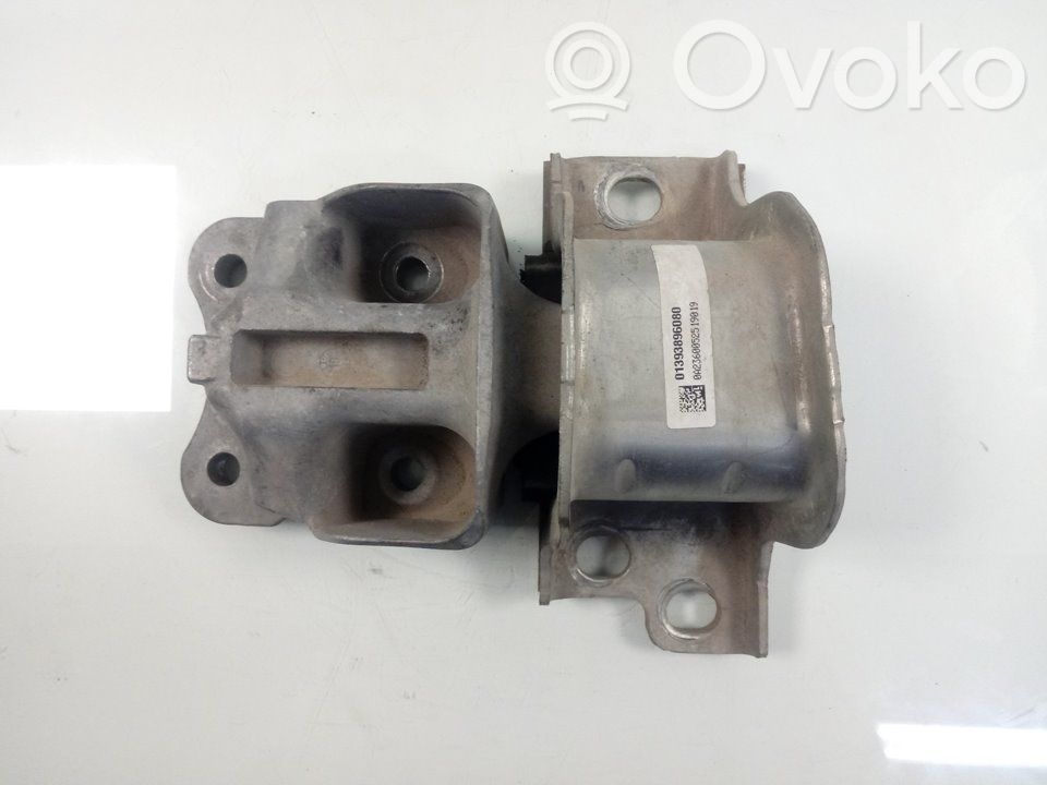 Engine mount bracket   01393896080,1637130880