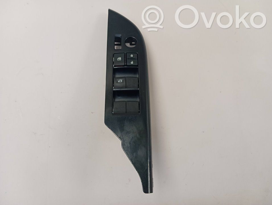 Toyota Hilux VIII Przyciski szyb 
