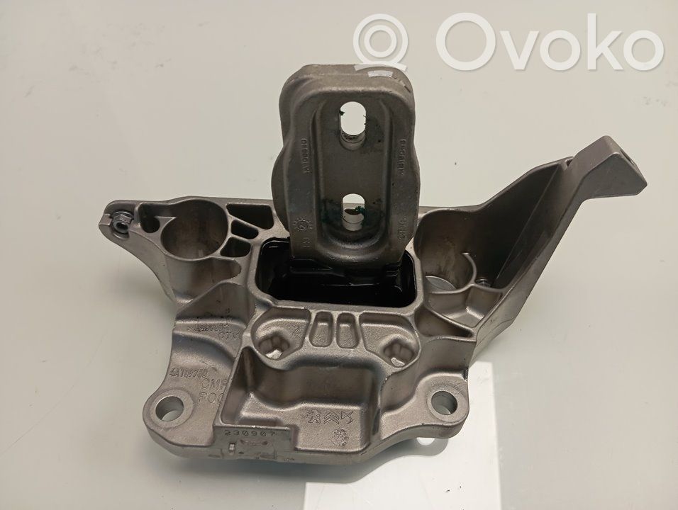 Engine mount bracket   4A109760