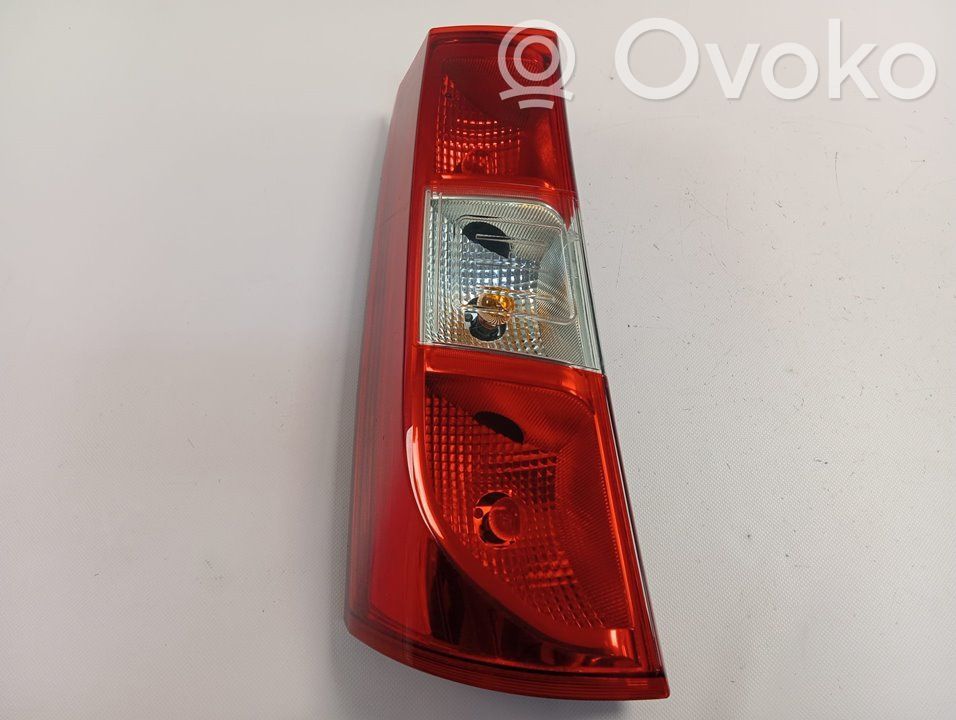 Dacia Dokker Lampă spate în caroserie