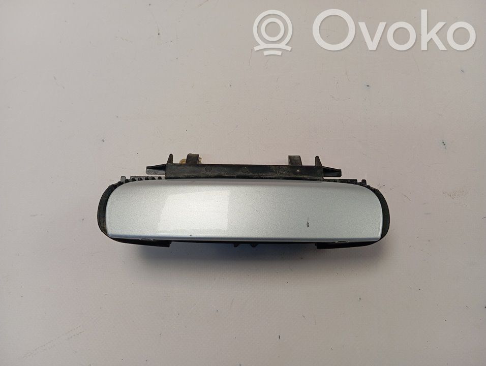 Manecilla externa puerta delantera   8E0839207