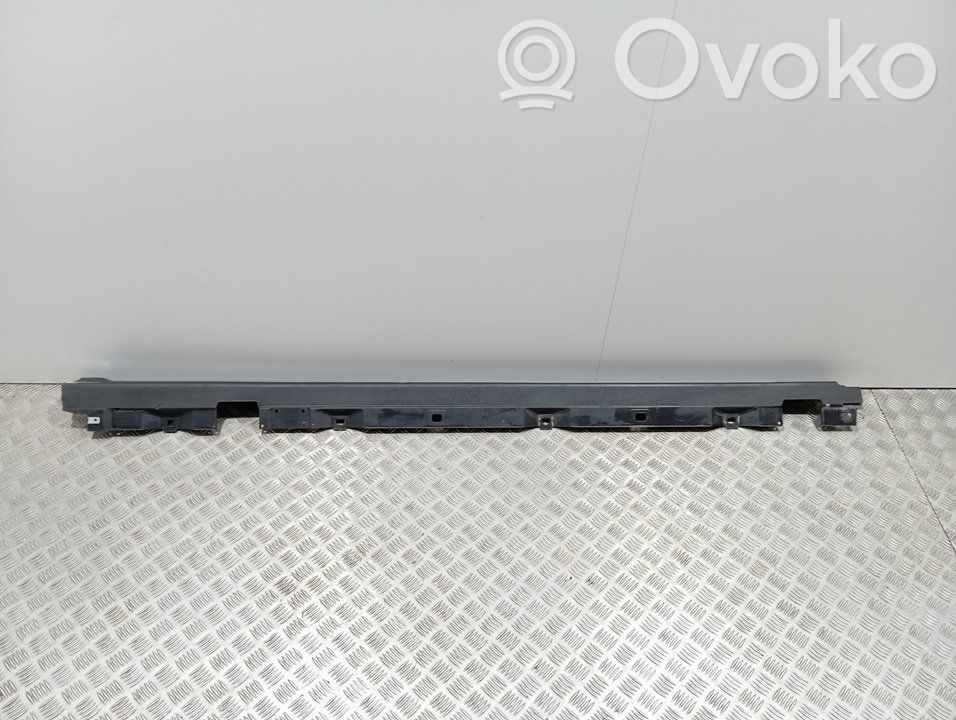 Mercedes-Benz EQB Sottoporta