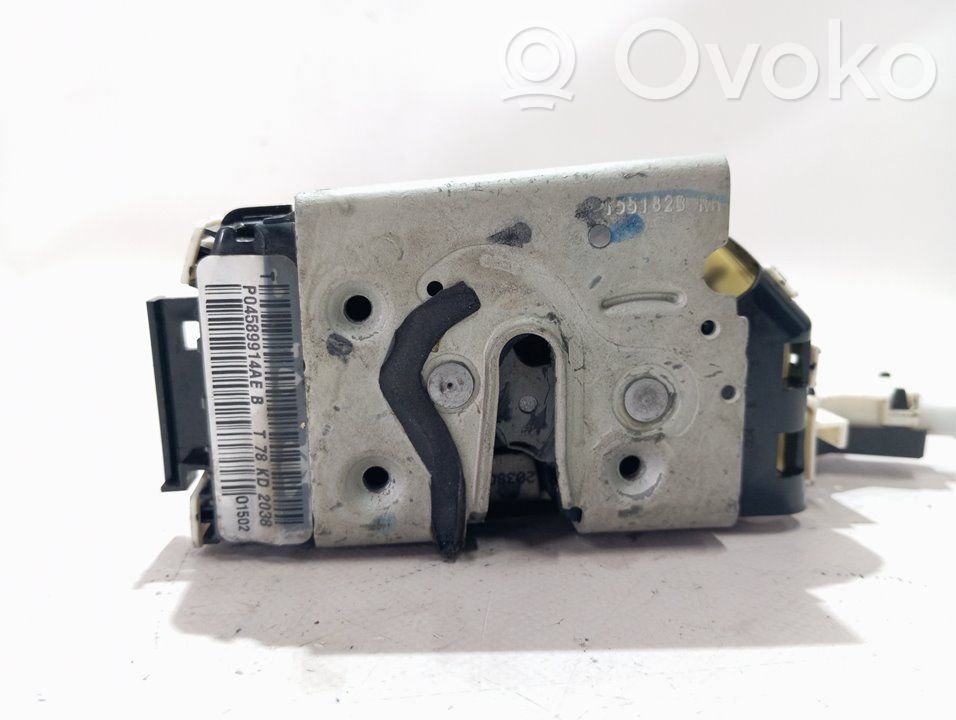 Cerradura de puerta trasera   A052111