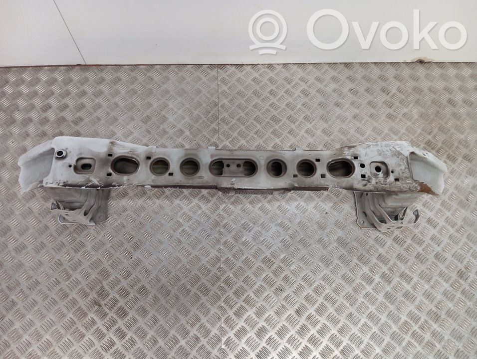 Soporte del parachoques delantero