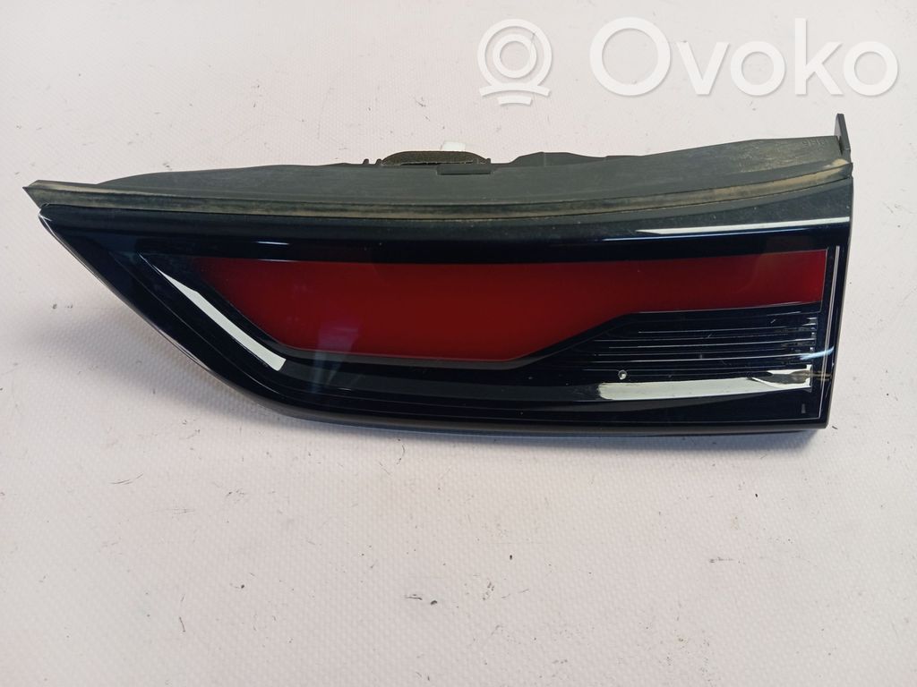 Lampy tylnej klapy bagażnika   92404DO000