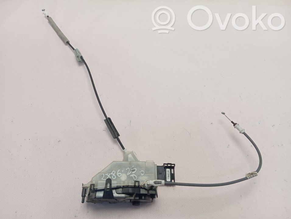 Opel Vivaro Zamek drzwi przednich 
