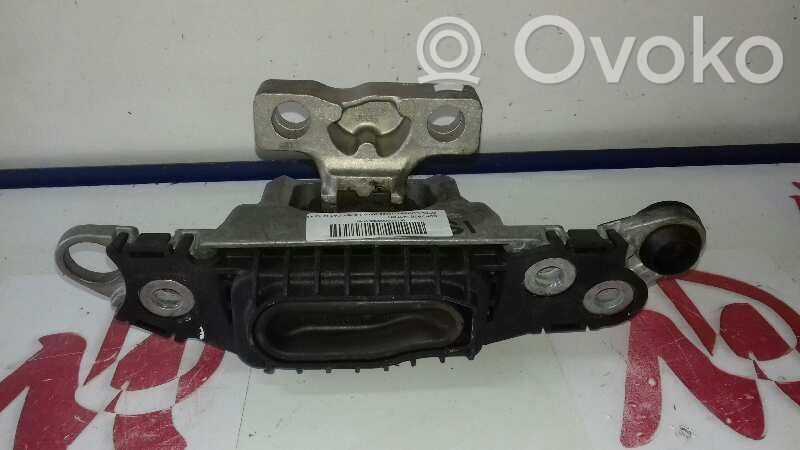 Engine mount bracket   CAJA4