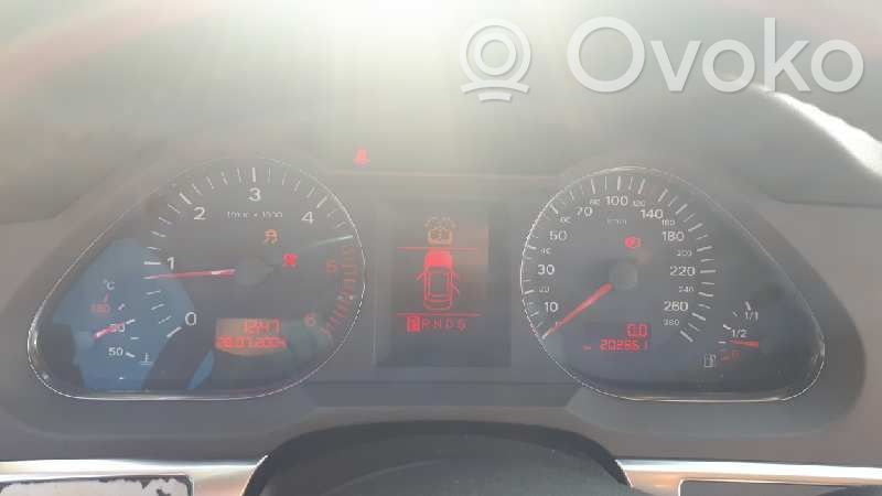 Audi A6 S6 C6 4F Tachimetro (quadro strumenti) 