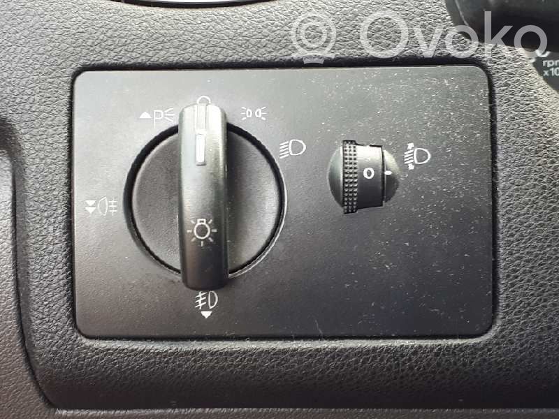 Interruptor de control del panel de luces   4M5T13A024