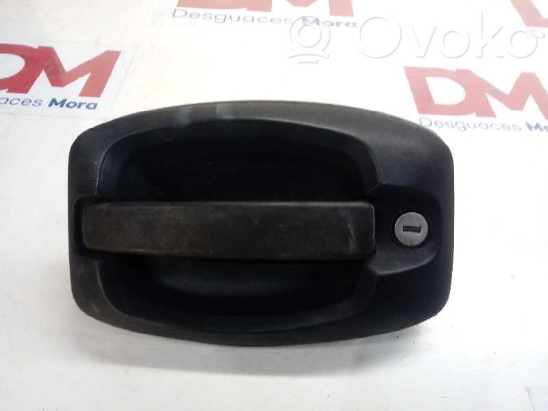 Manecilla externa puerta delantera