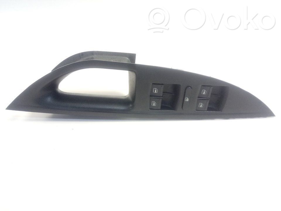 Electric window control switch   5P1867171A