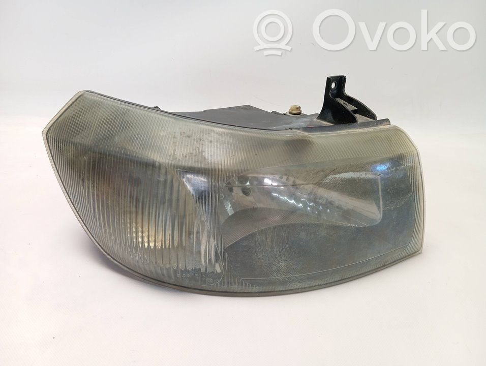 Headlight/headlamp   4695245,4695247