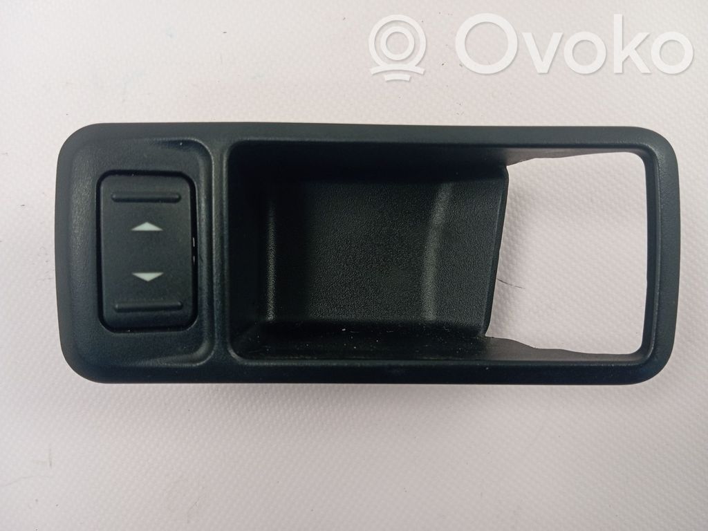 Electric window control switch   3M51226A36