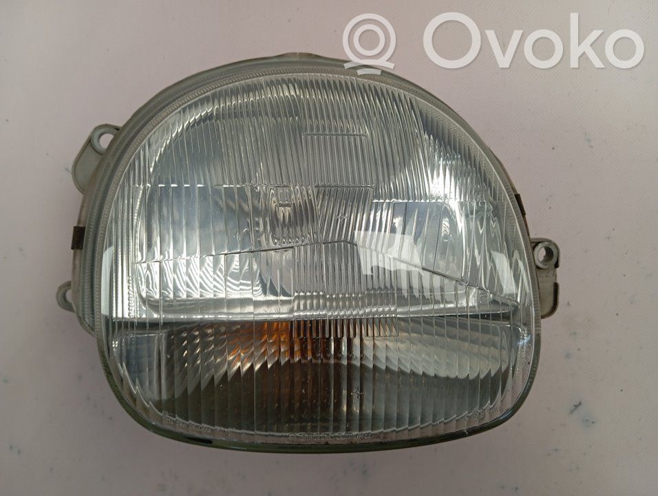 Etu-/Ajovalo   260107456R