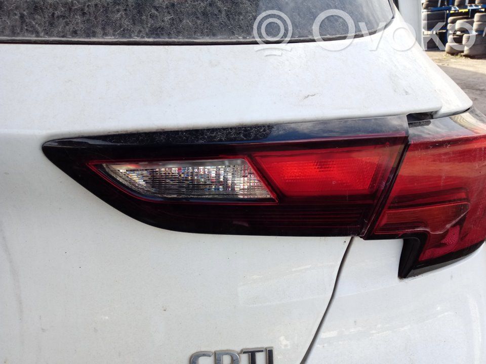 Opel Astra K Lampy tylnej klapy bagażnika 