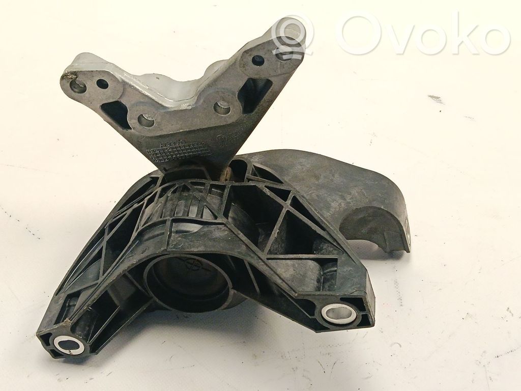 Engine mount bracket   EB2PT