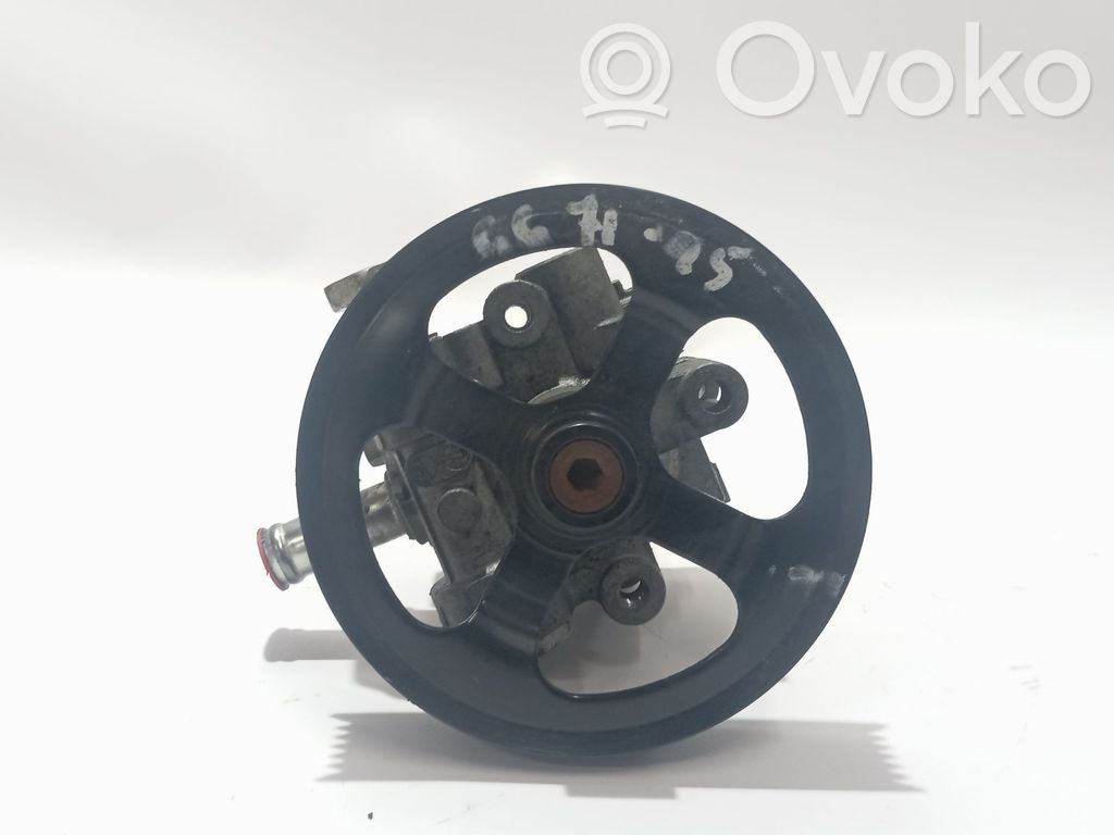 Ohjaustehostimen pumppu   4450A130