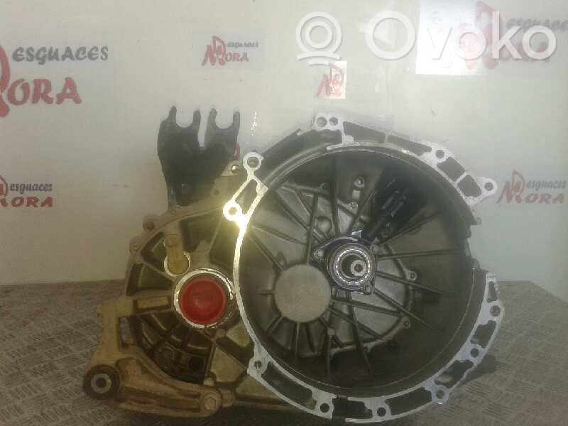 Cutie viteze manuală cu 5 trepte   4M5R70002AV